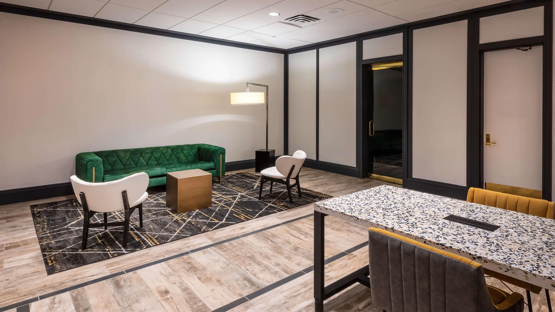 Hotel Doubletree By Hilton Newark Penn Station, Nj