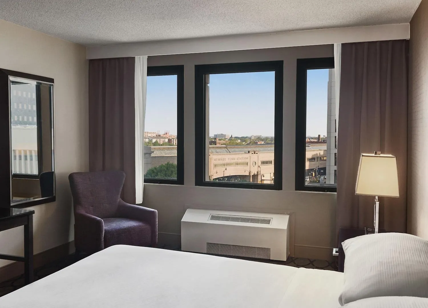 ****  Hotel Doubletree By Hilton Newark Penn Station, Nj Estados Unidos