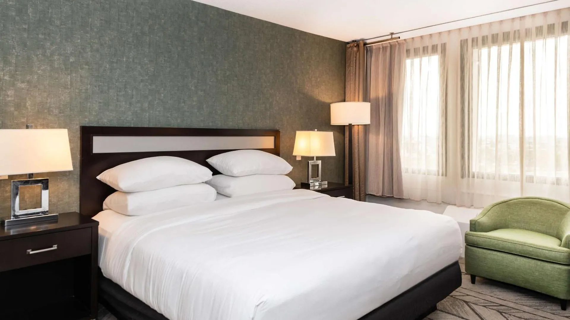 ****  Hotel Doubletree By Hilton Newark Penn Station, Nj Estados Unidos