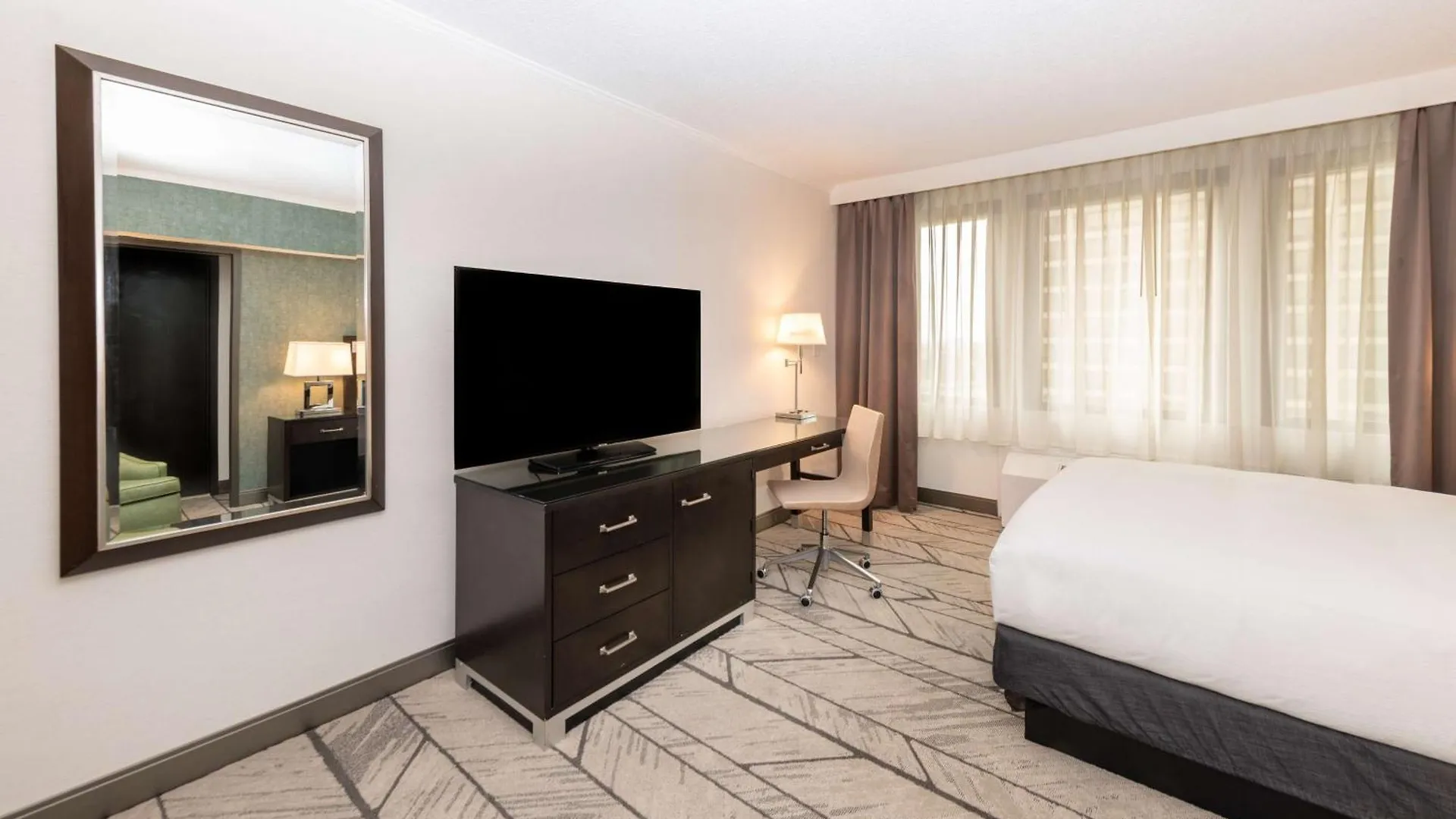 Hotel Doubletree By Hilton Newark Penn Station, Nj